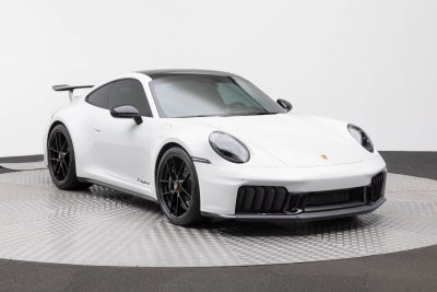 2025 Porsche 911 Carrera 4 GTS