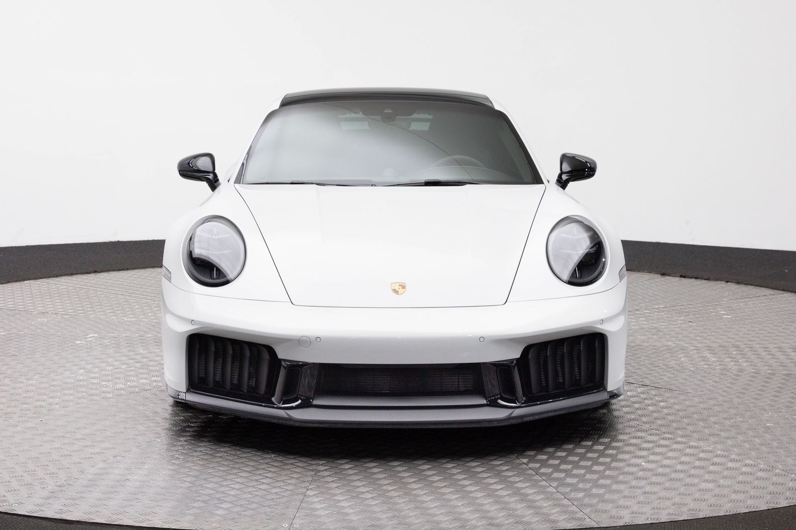 2025 Porsche 911 Carrera 4 GTS
