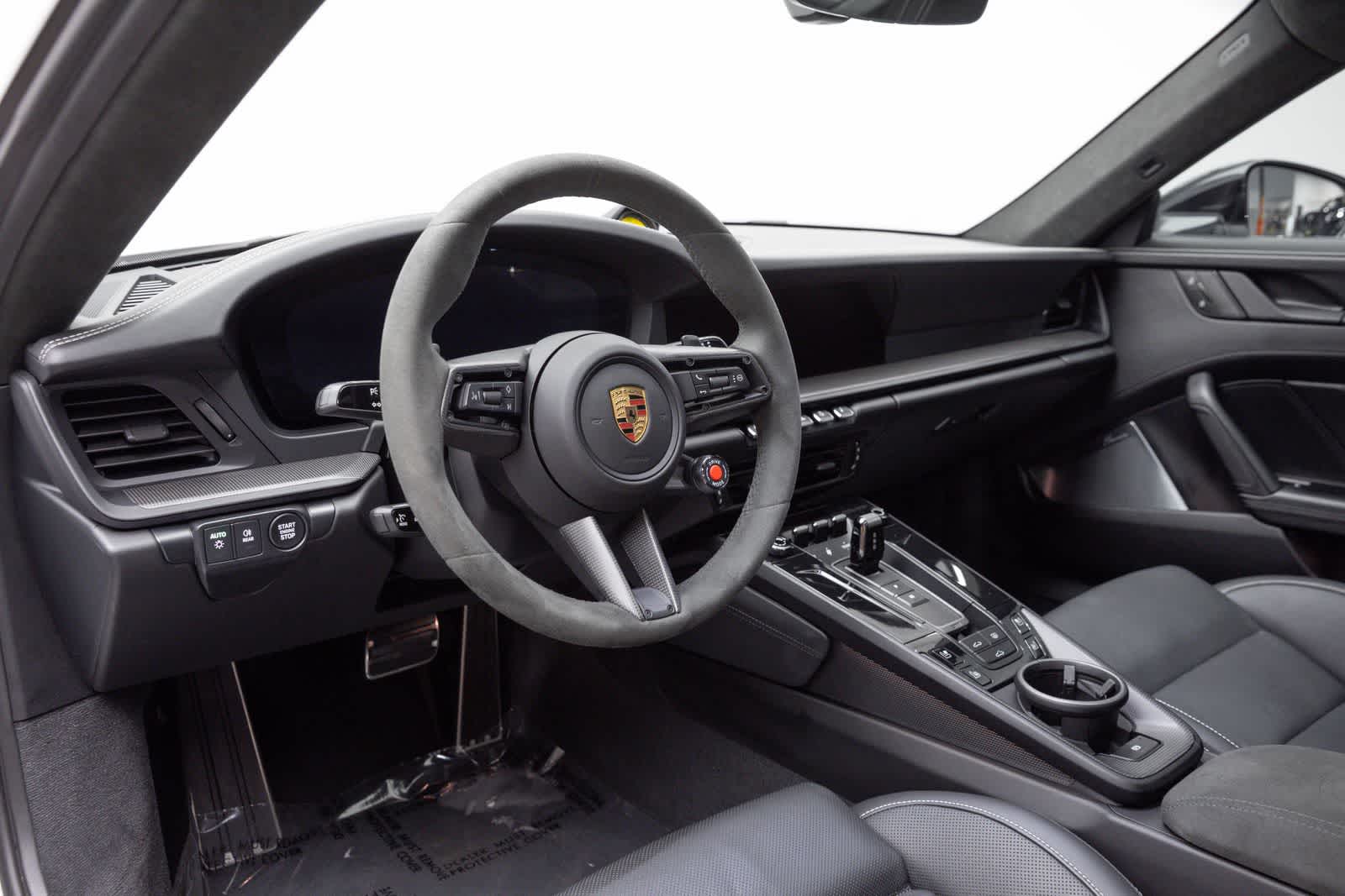 2025 Porsche 911 Carrera 4 GTS