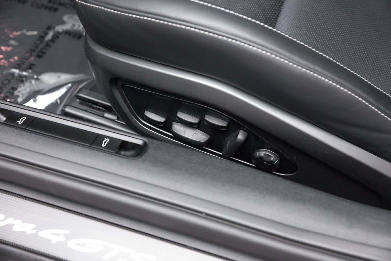 2025 Porsche 911 Carrera 4 GTS