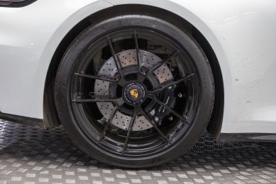 2025 Porsche 911 Carrera 4 GTS