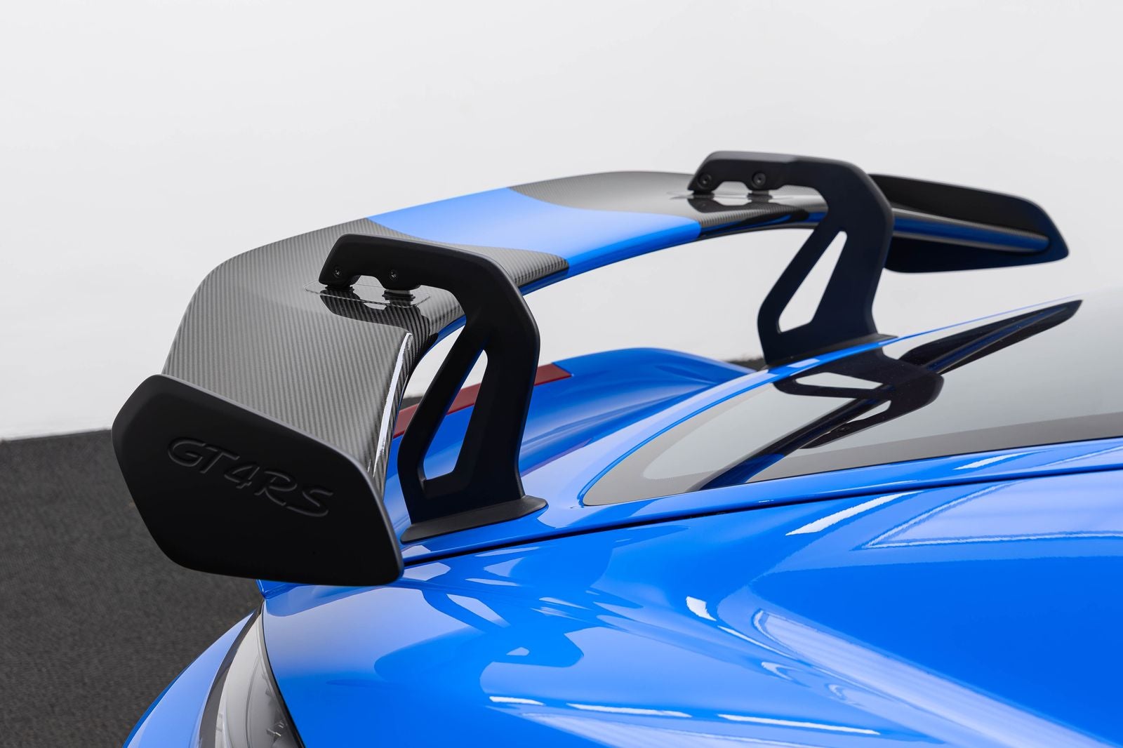 2025 Porsche 718 Cayman GT4 RS