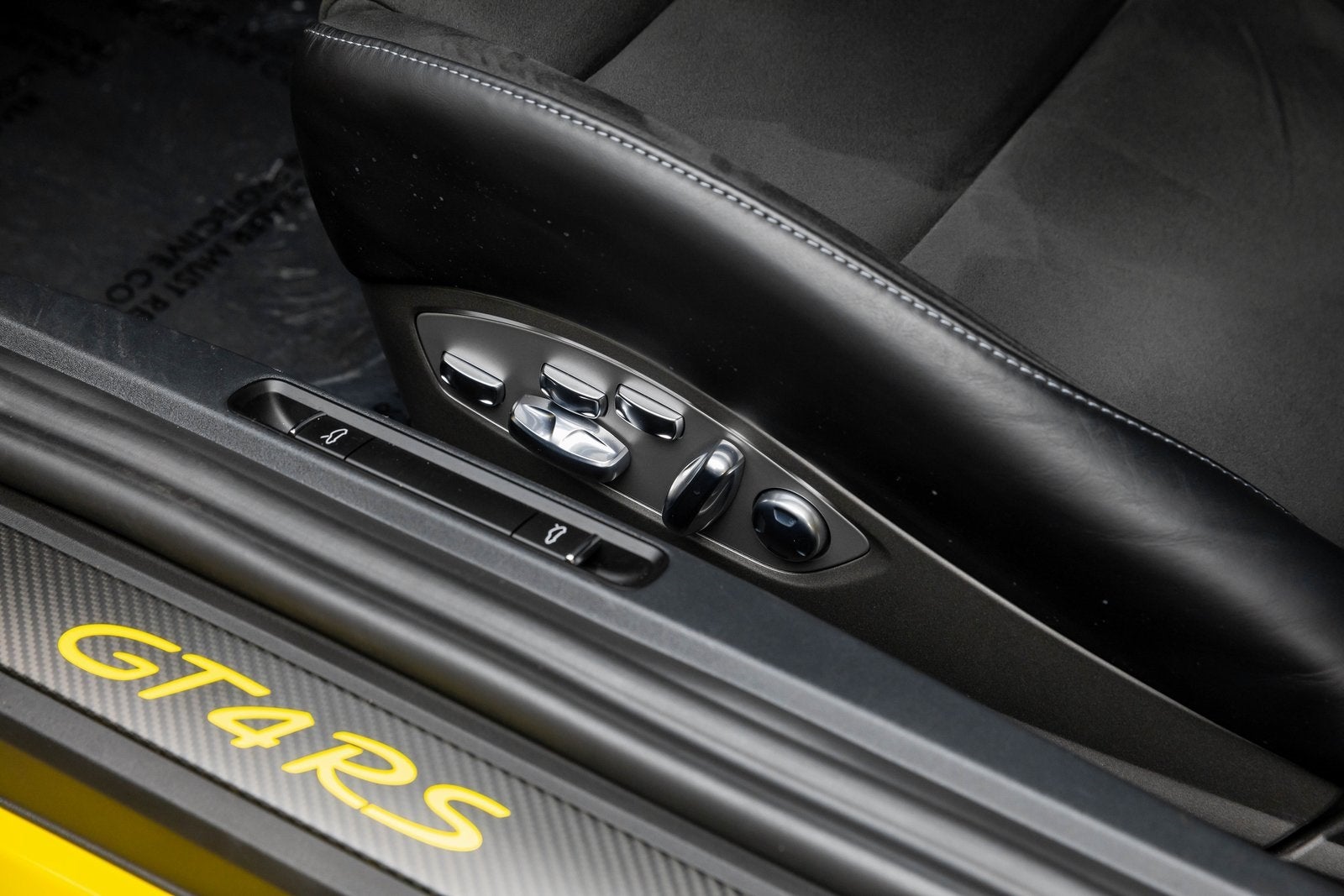 2024 Porsche 718 Cayman GT4 RS