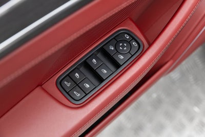 2023 Porsche Panamera 4