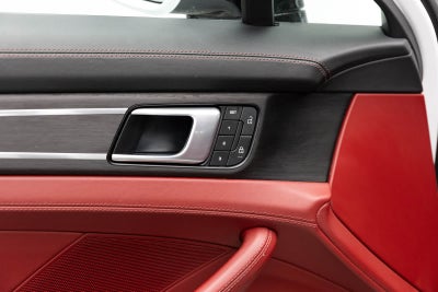 2023 Porsche Panamera 4