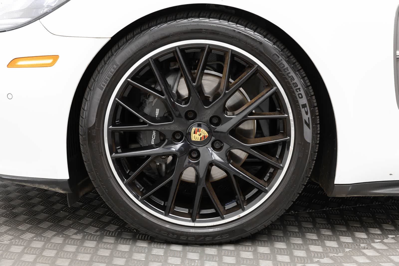 2023 Porsche Panamera 4