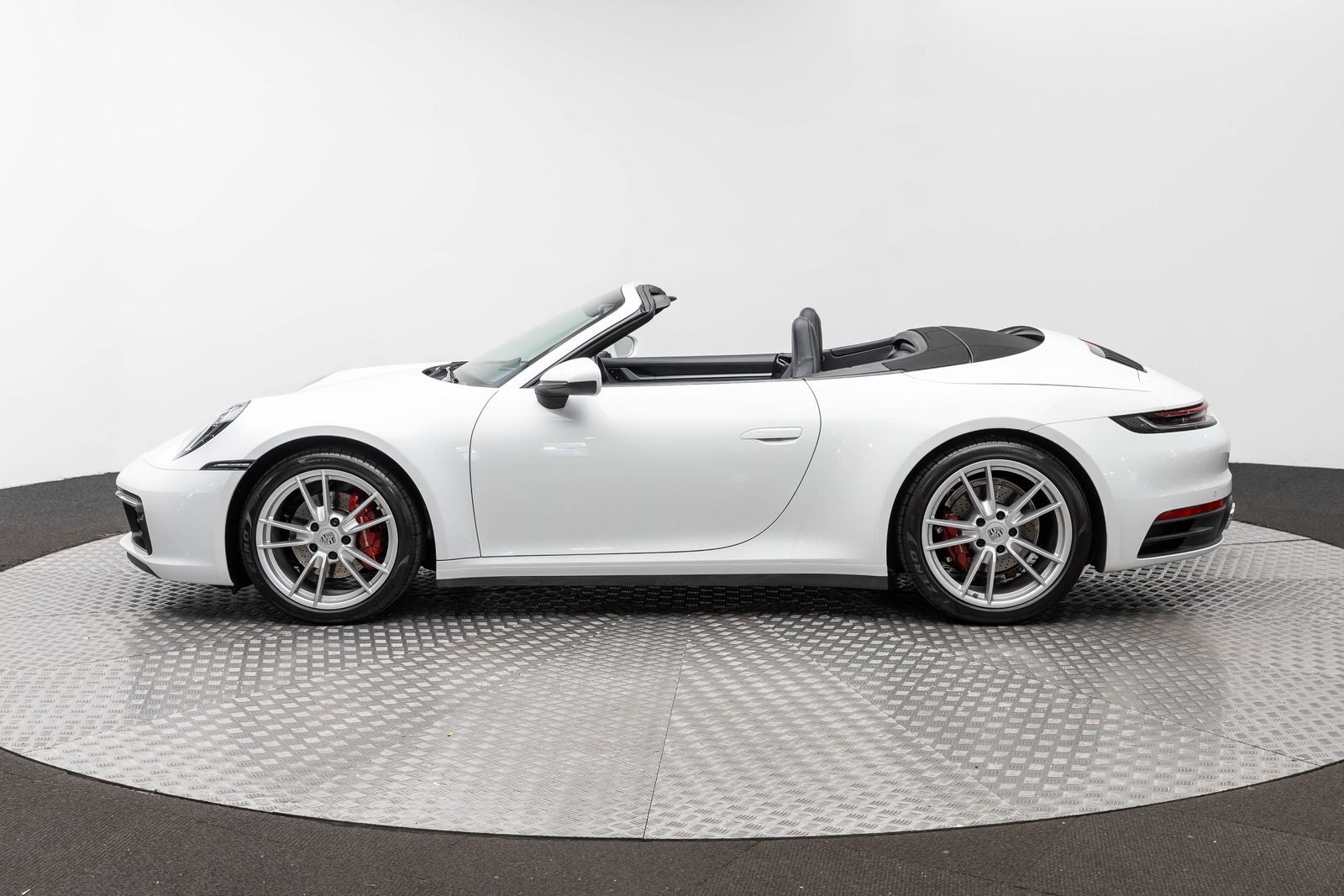 2020 Porsche 911 Carrera