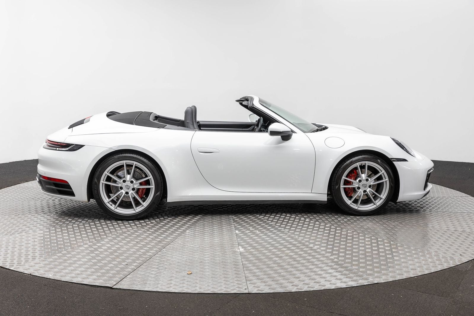 2020 Porsche 911 Carrera