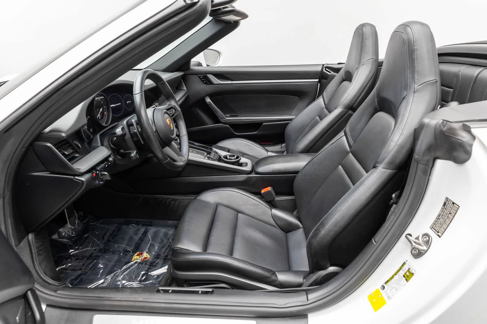 2020 Porsche 911 Carrera