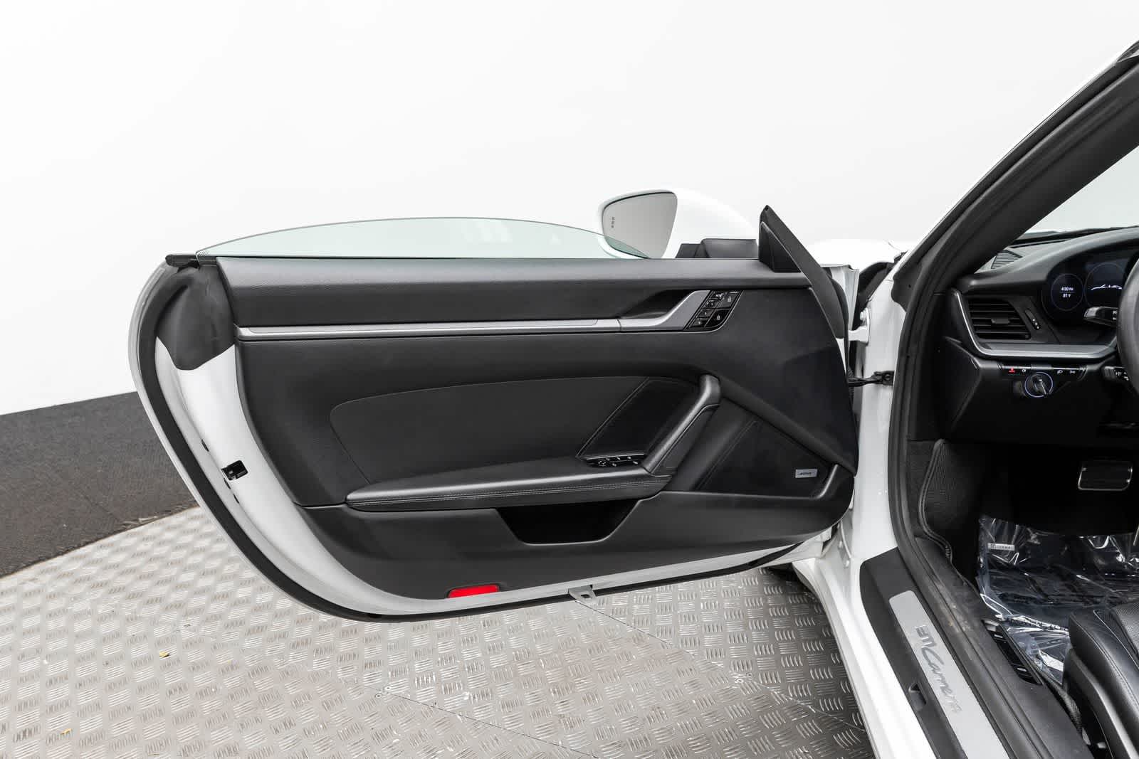 2020 Porsche 911 Carrera
