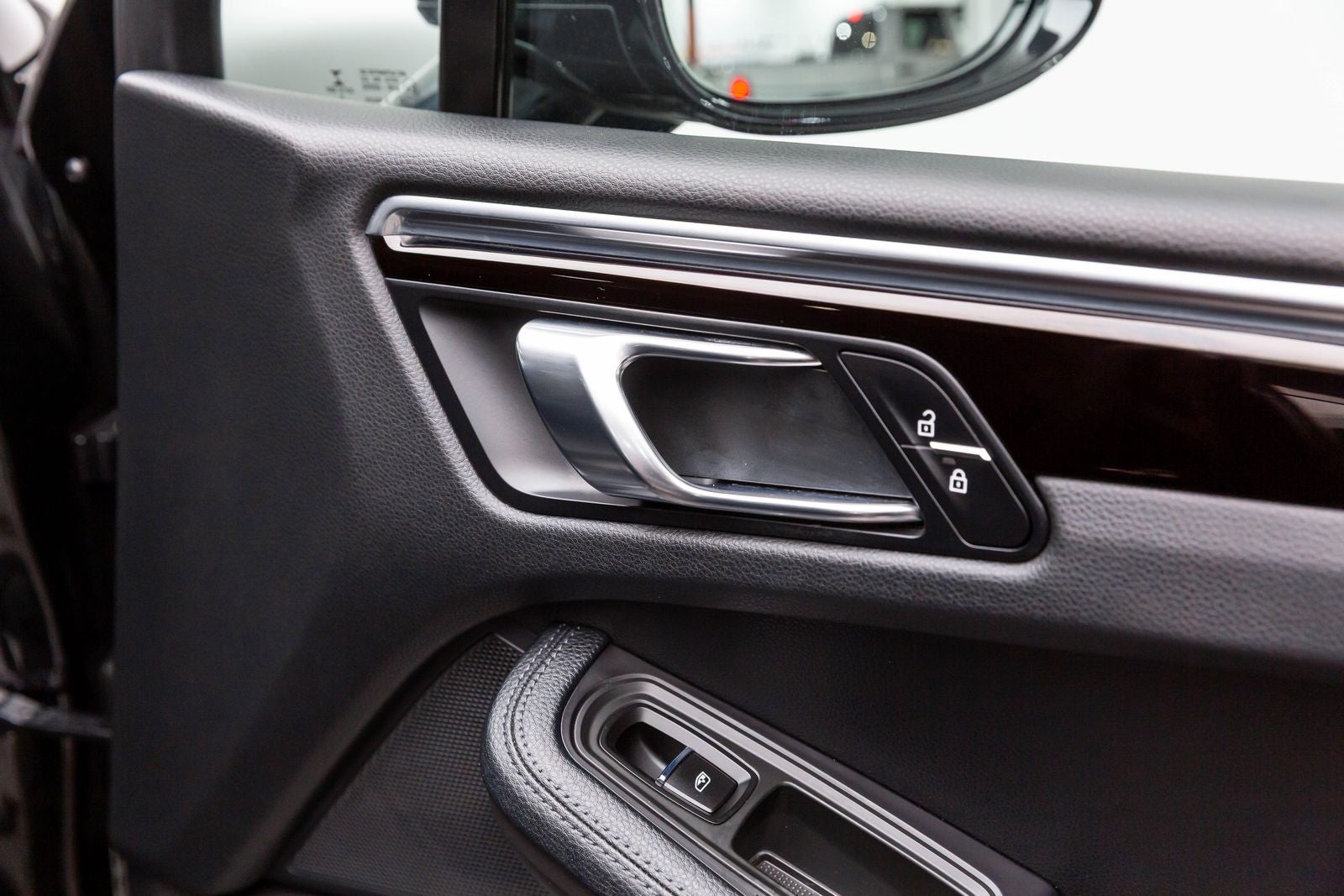 2022 Porsche Macan AWD