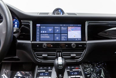 2022 Porsche Macan AWD