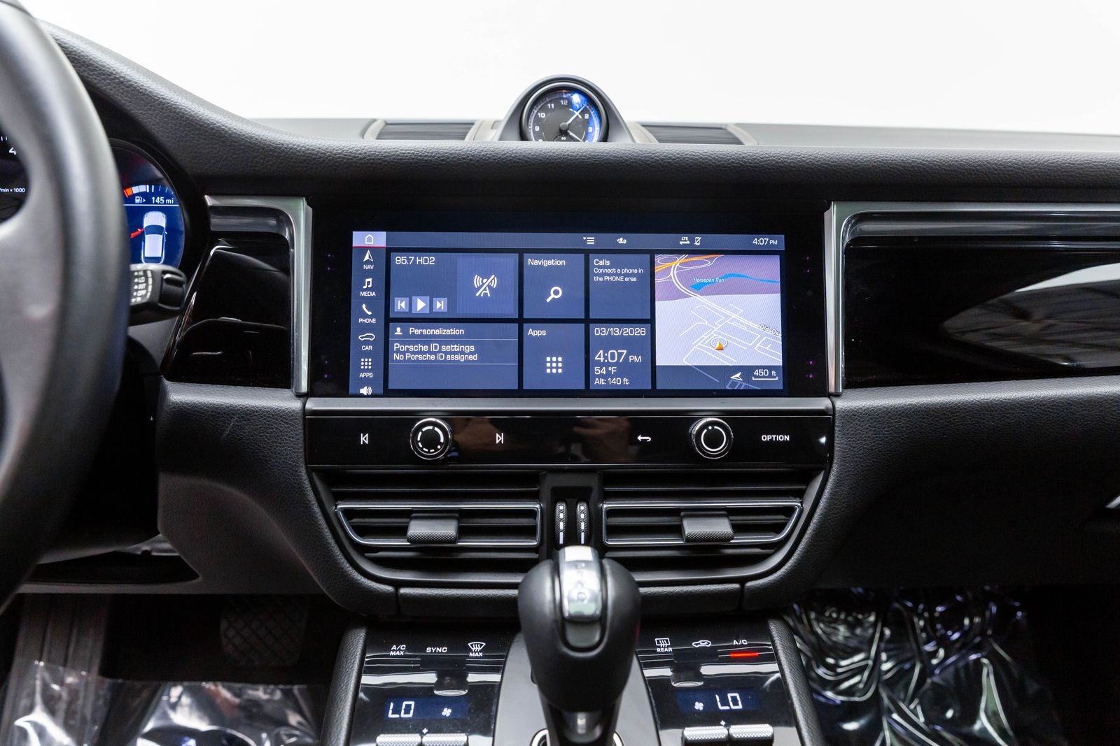 2022 Porsche Macan AWD