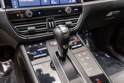 2022 Porsche Macan AWD