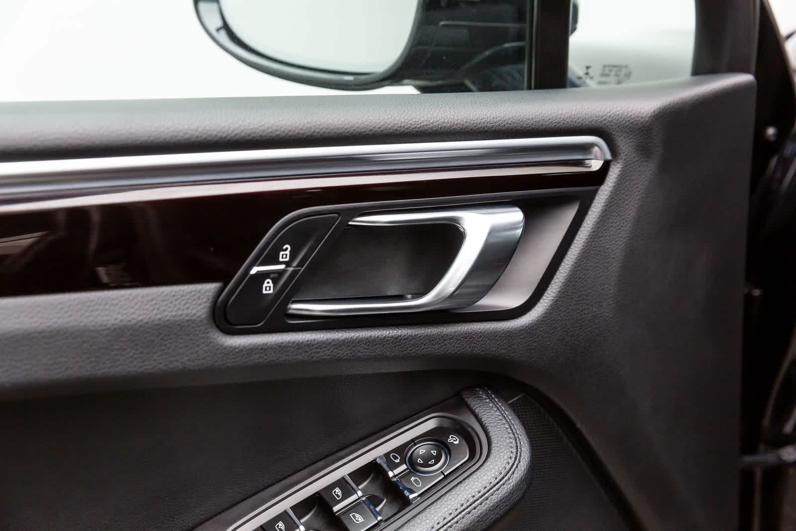 2022 Porsche Macan AWD