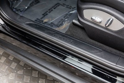 2022 Porsche Macan AWD