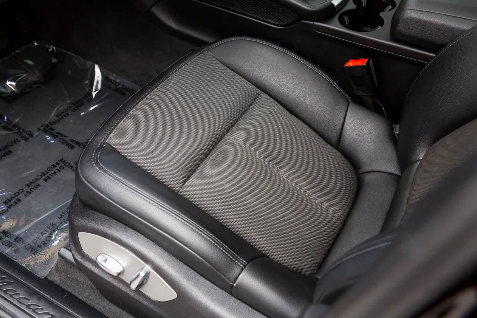 2022 Porsche Macan AWD