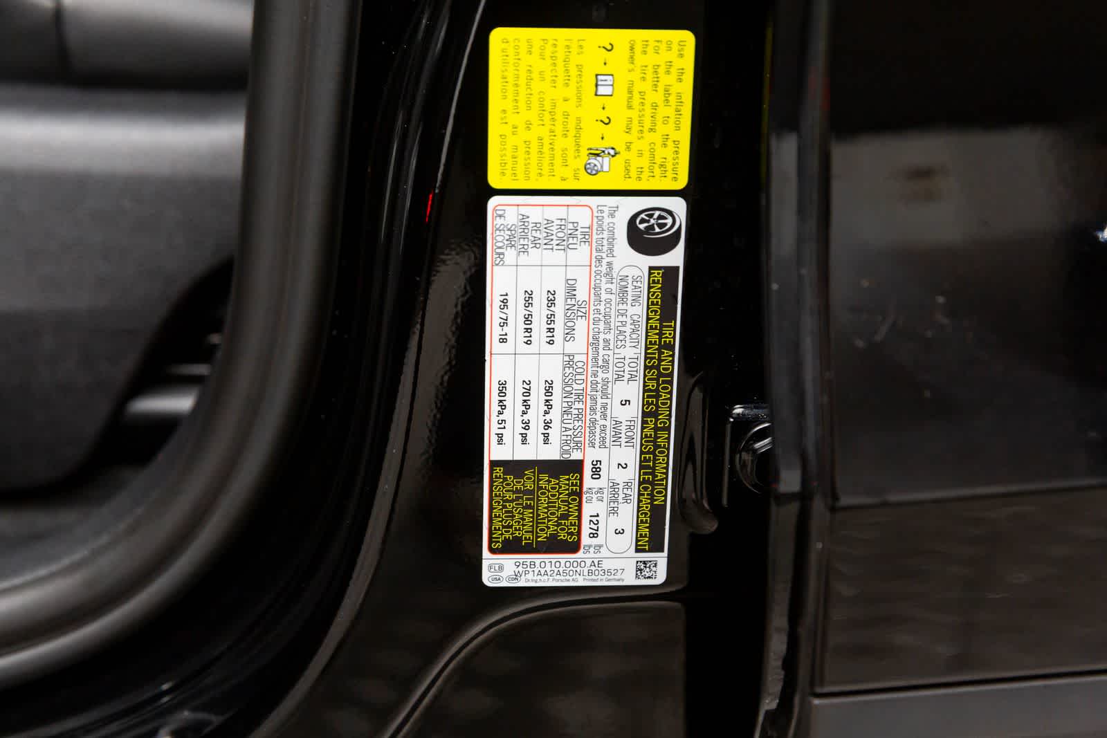 2022 Porsche Macan AWD