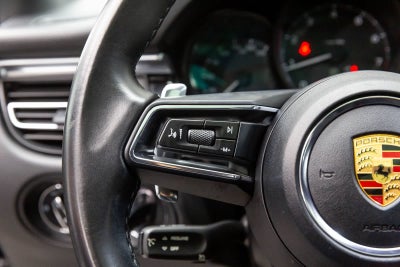 2022 Porsche Macan AWD