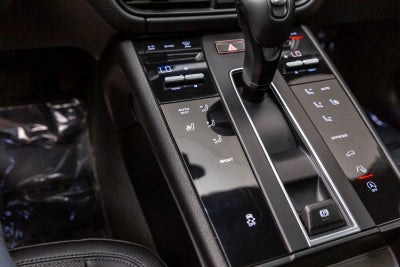 2022 Porsche Macan AWD