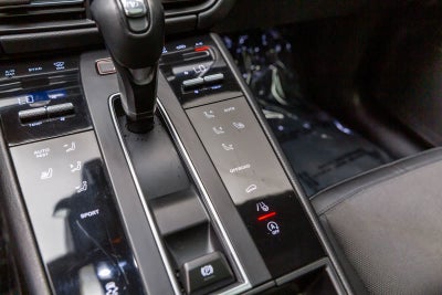 2022 Porsche Macan AWD