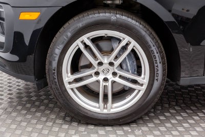 2022 Porsche Macan AWD