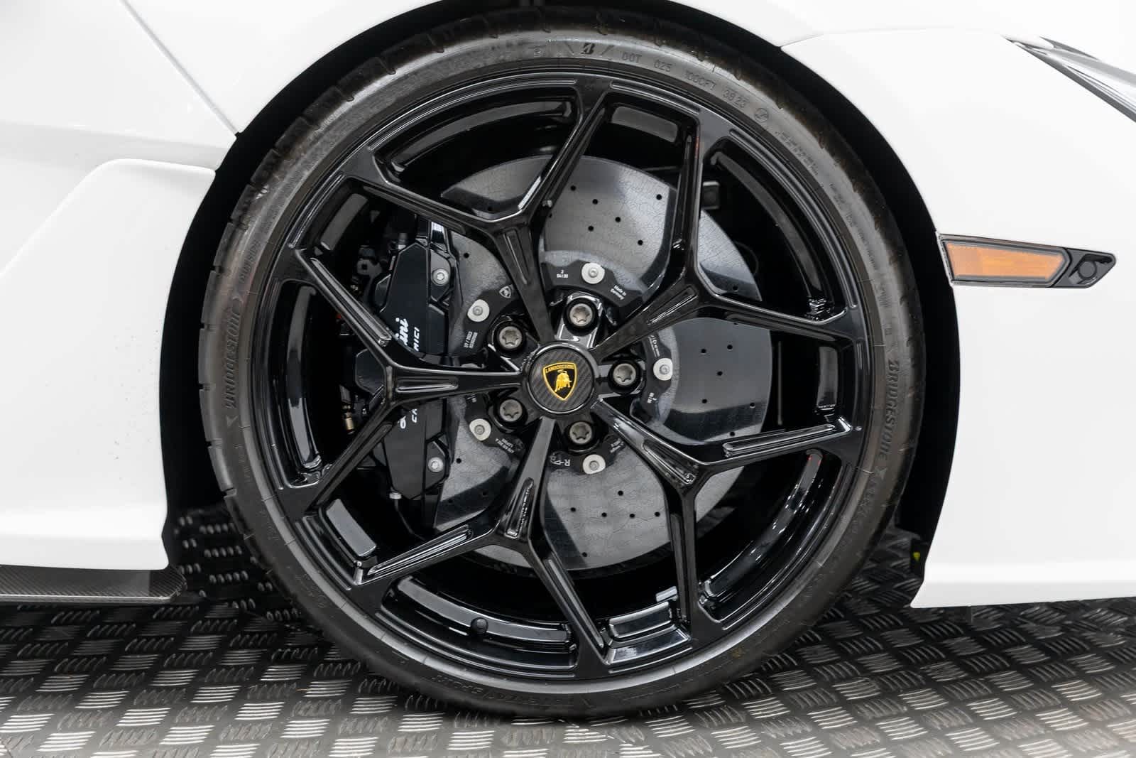 2024 Lamborghini Revuelto Coupe