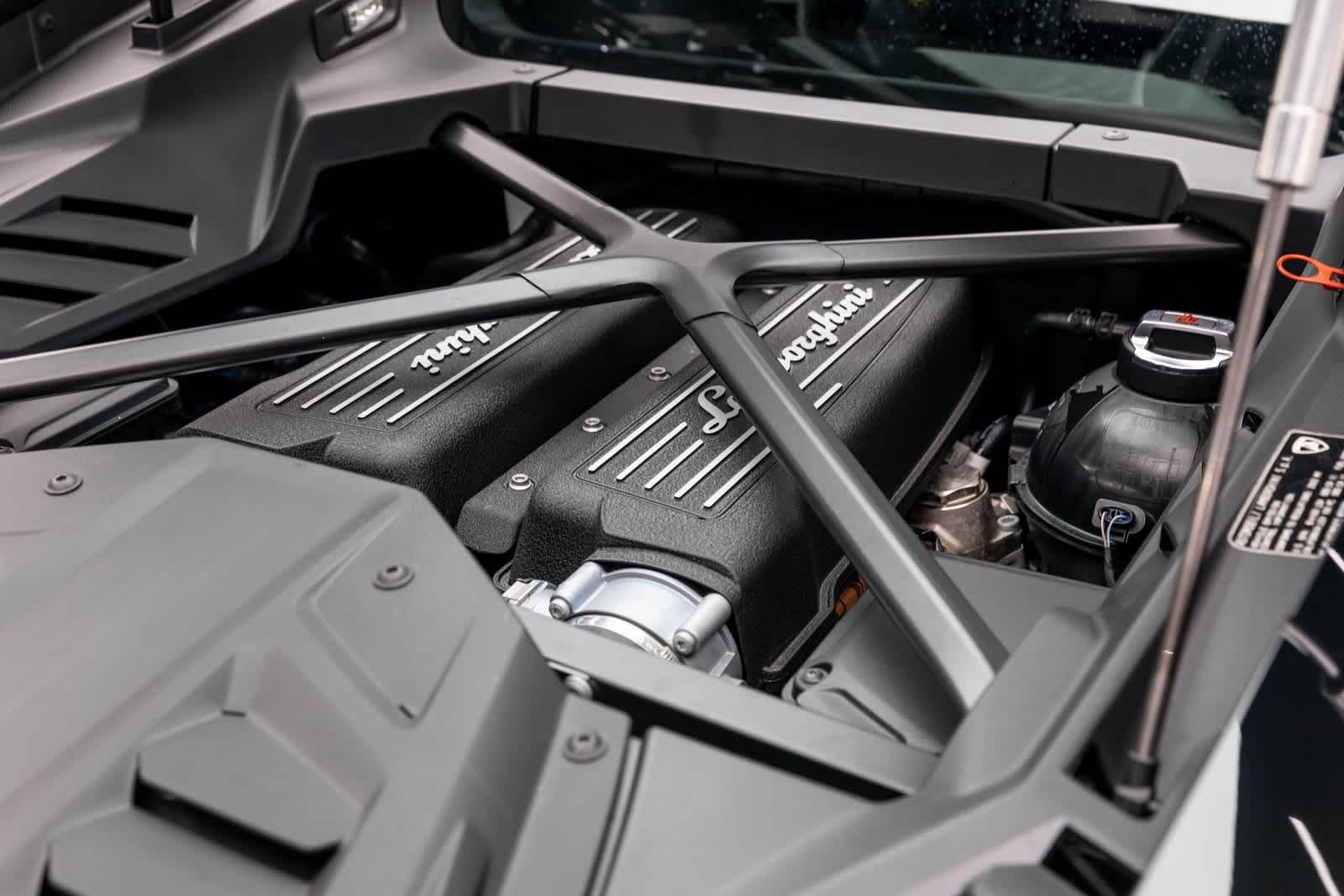 2022 Lamborghini Huracan EVO Coupe RWD