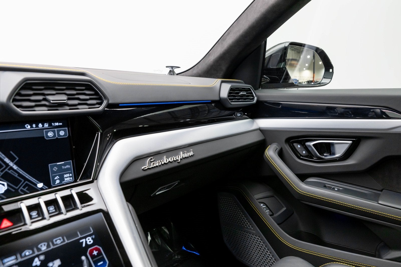 2022 Lamborghini Urus AWD