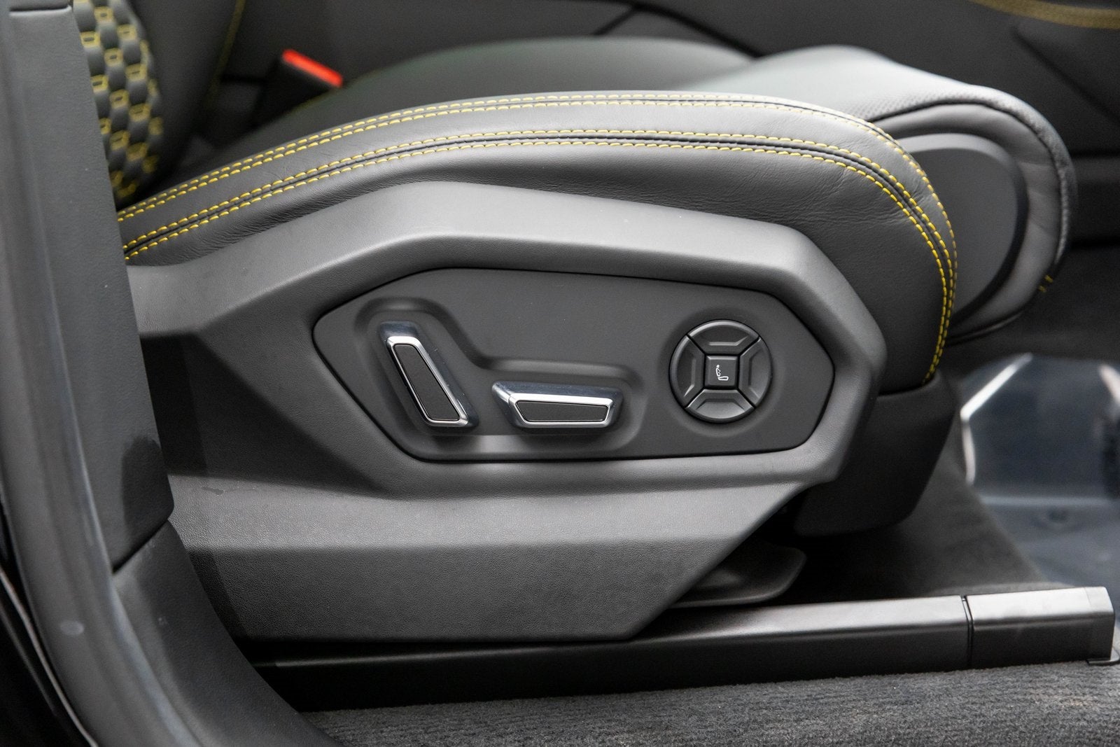 2022 Lamborghini Urus AWD