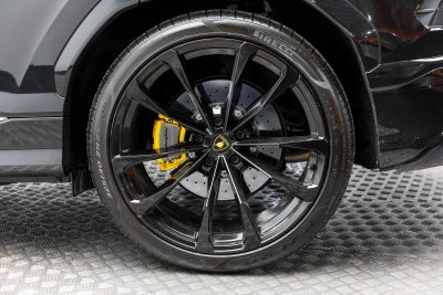 2022 Lamborghini Urus AWD