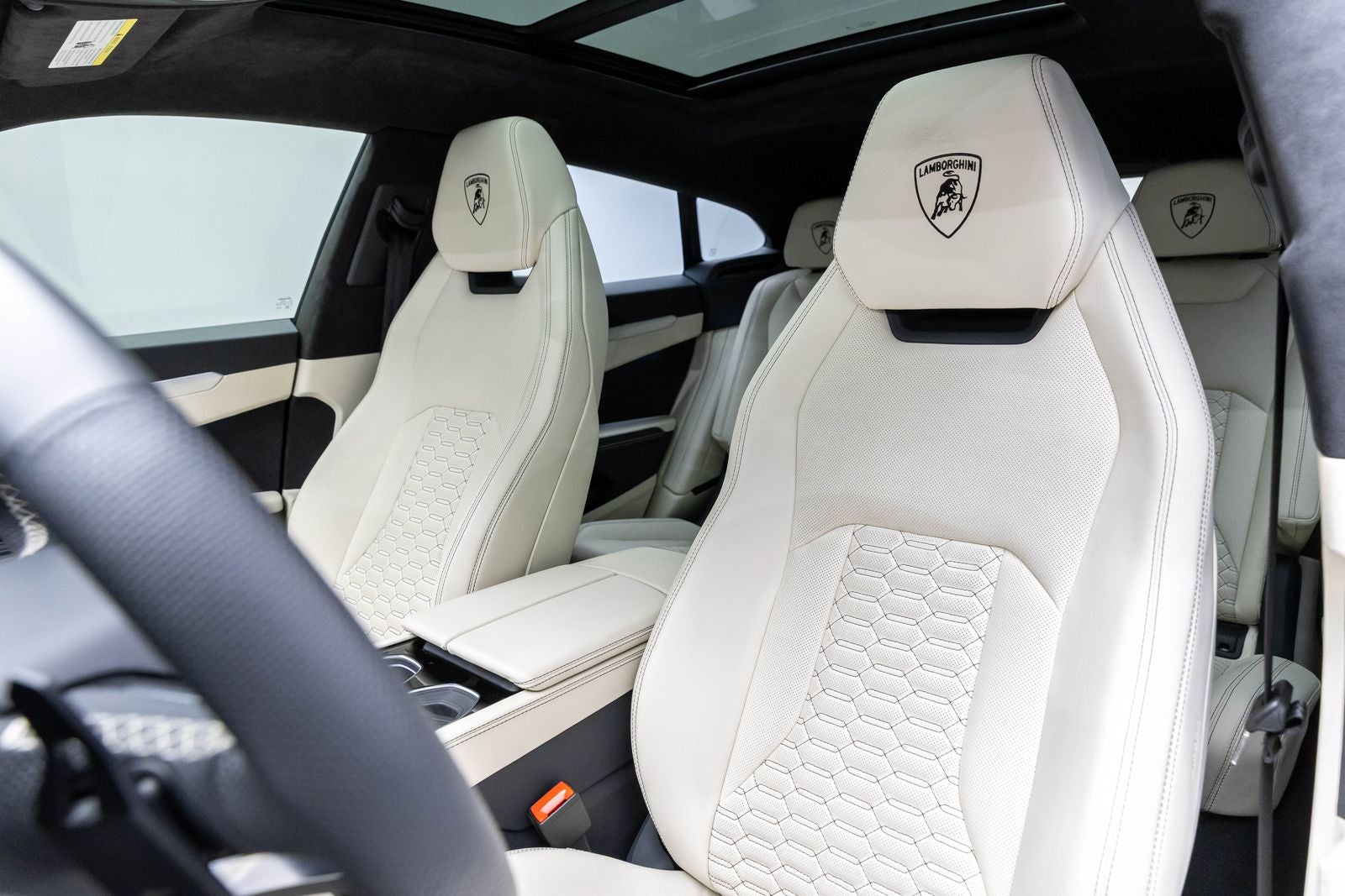 2019 Lamborghini Urus AWD