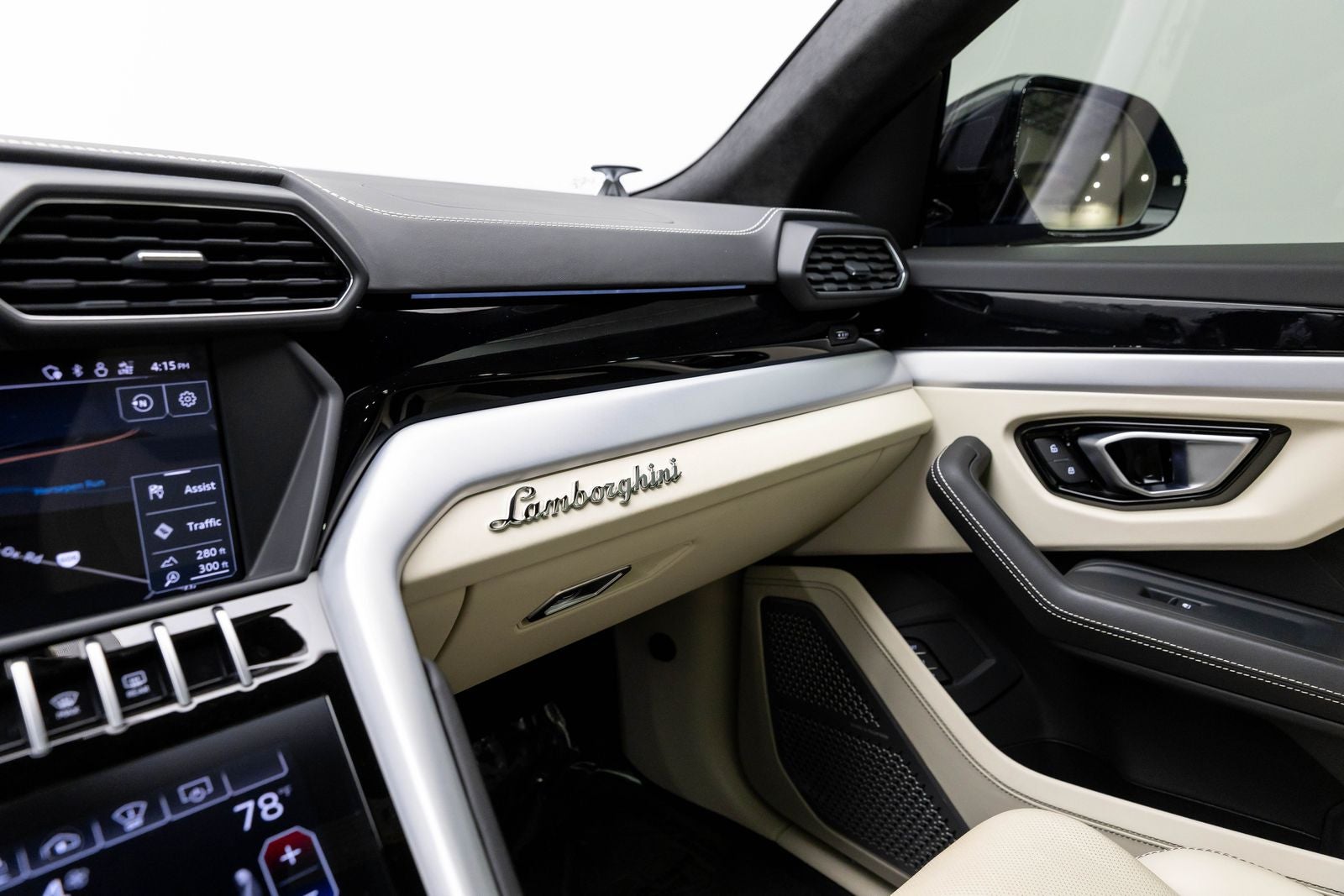 2019 Lamborghini Urus AWD