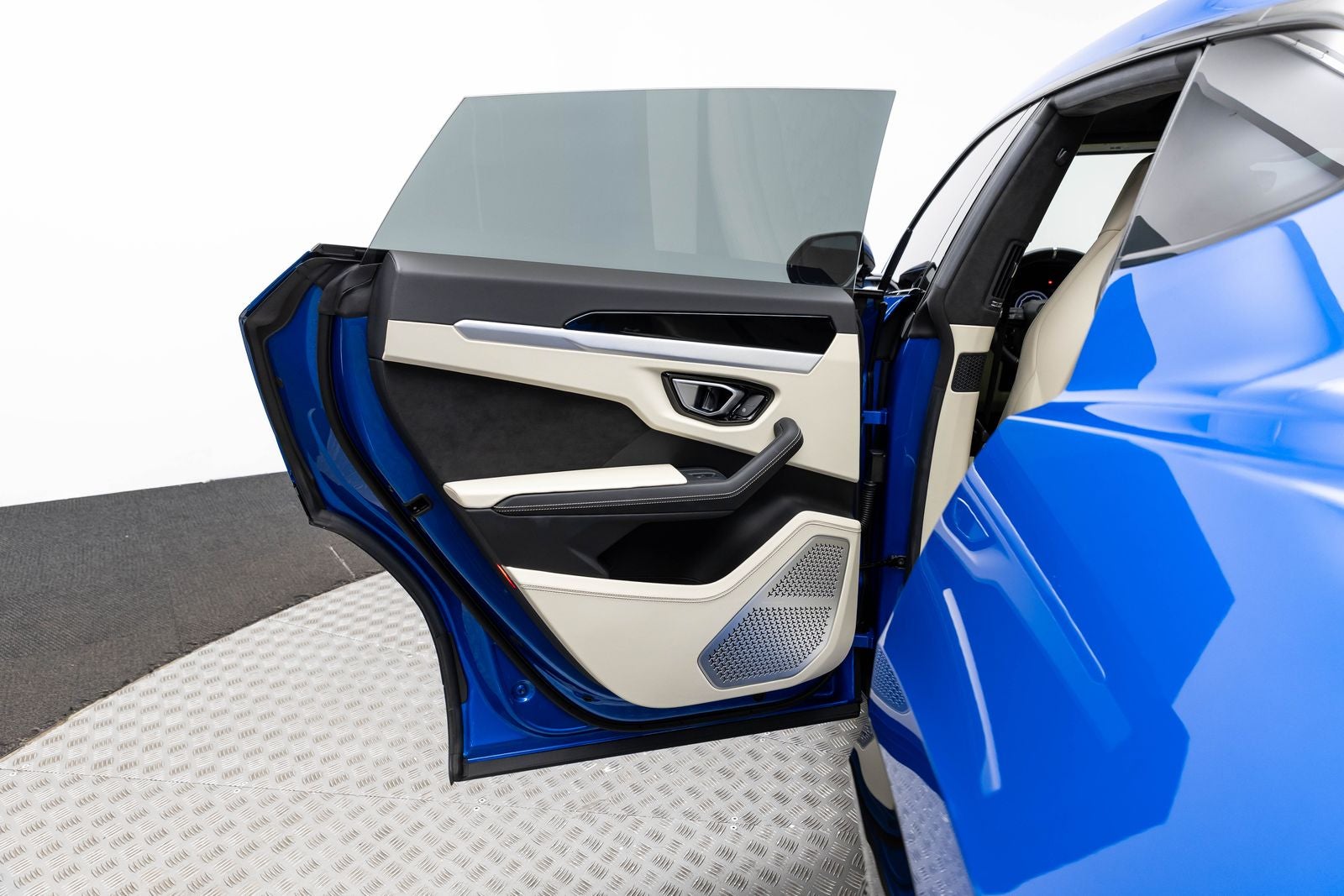 2019 Lamborghini Urus AWD