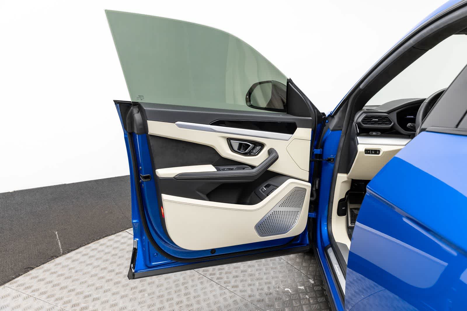 2019 Lamborghini Urus AWD