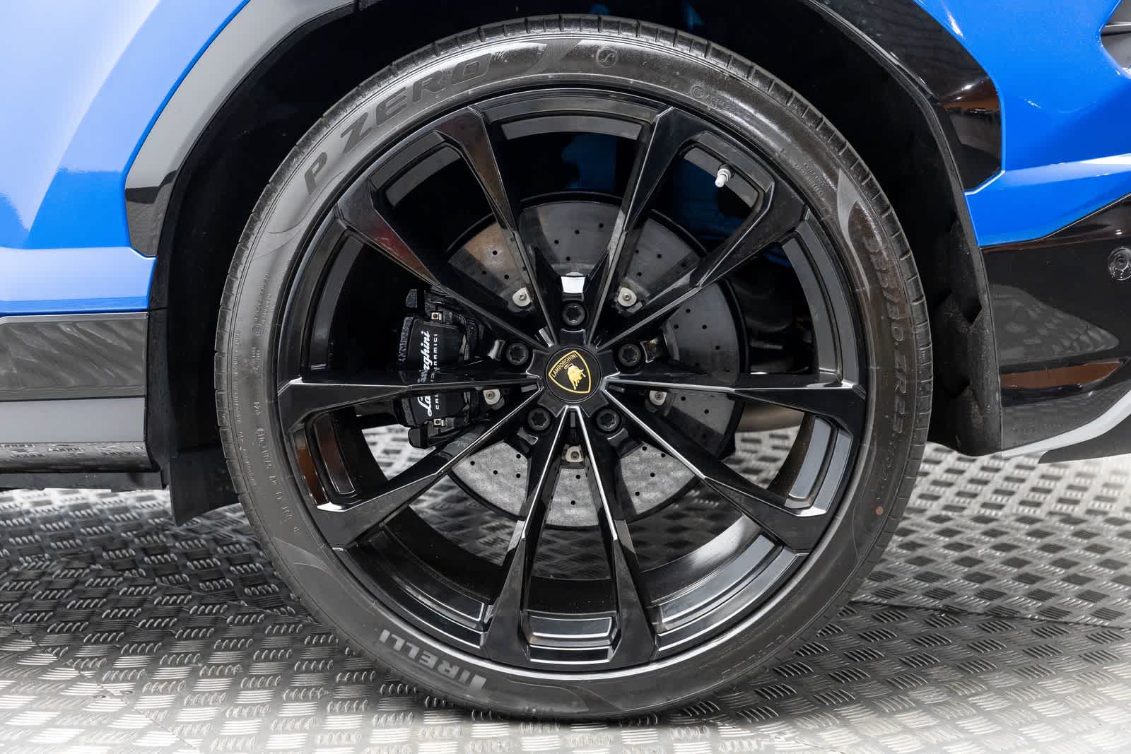 2019 Lamborghini Urus AWD