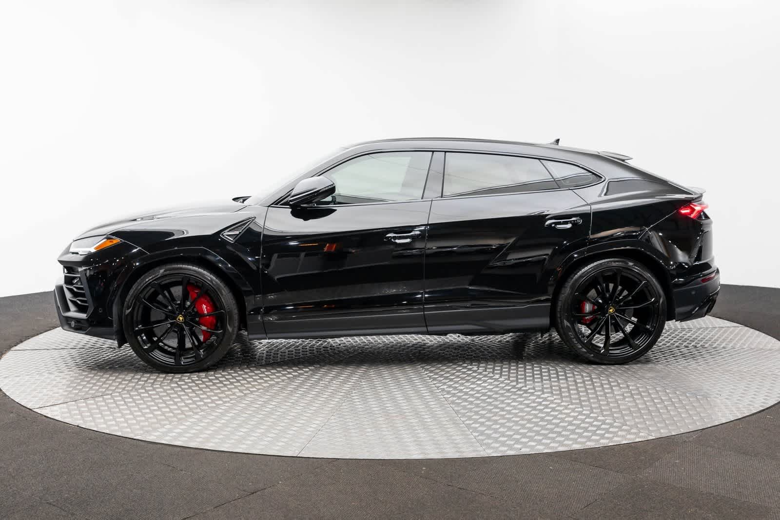 2022 Lamborghini Urus AWD