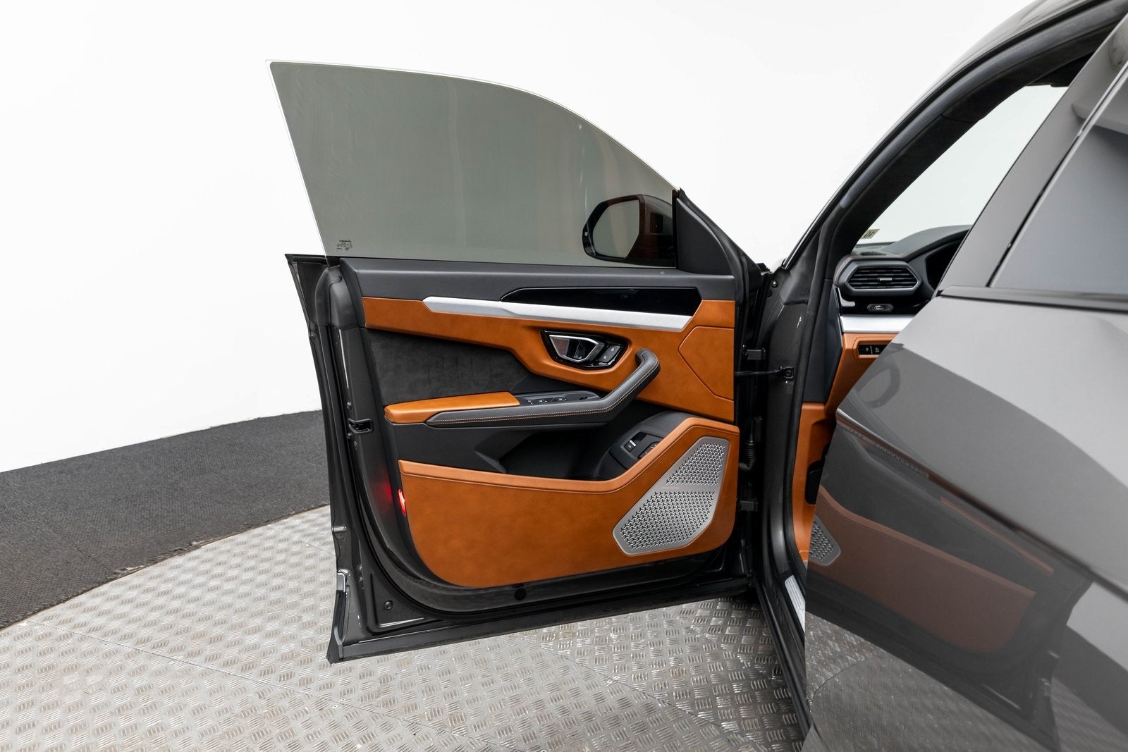 2022 Lamborghini Urus AWD