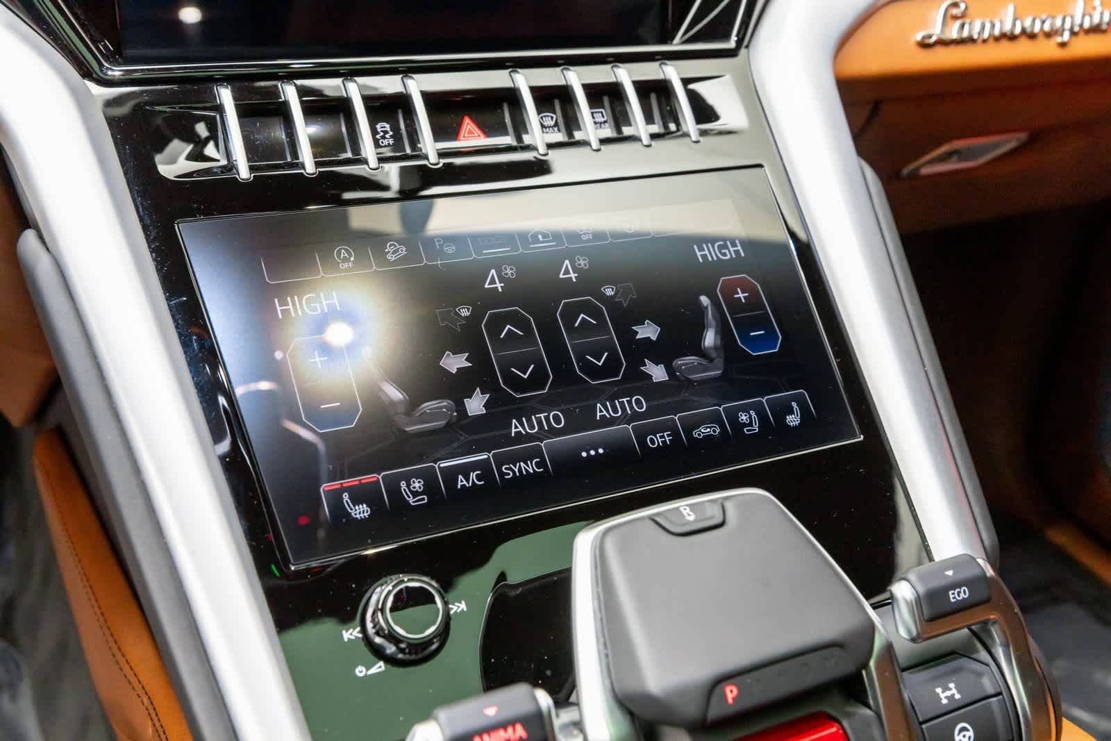 2022 Lamborghini Urus AWD