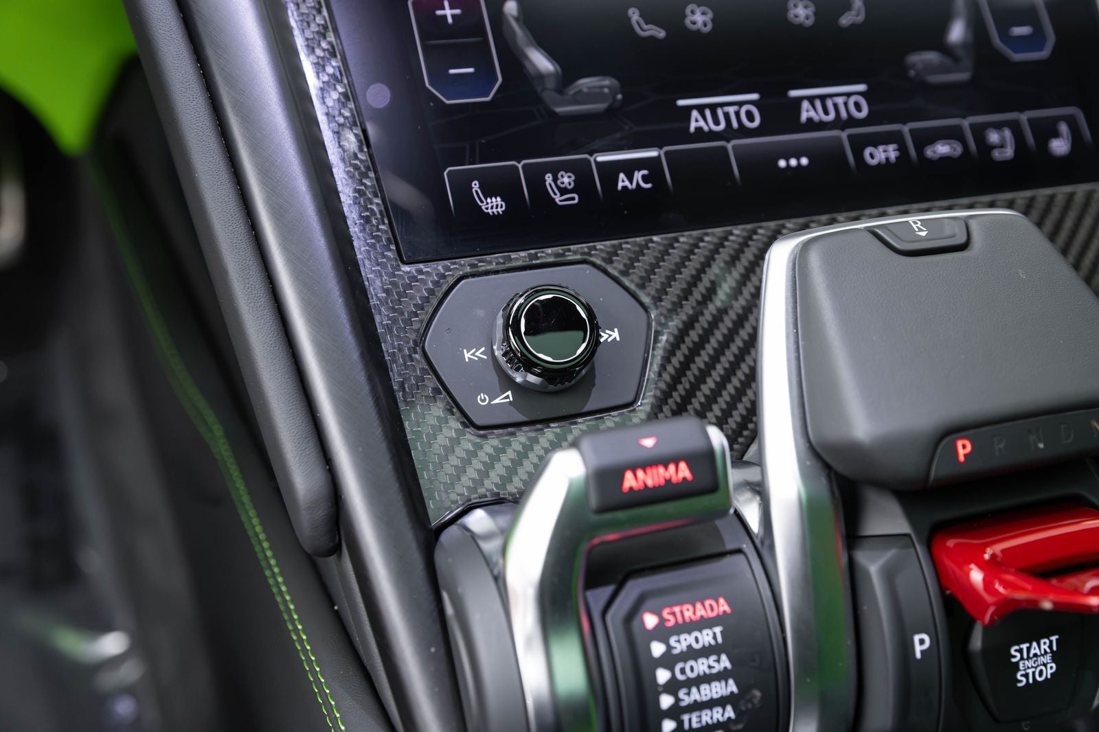 2022 Lamborghini Urus Graphite Capsule