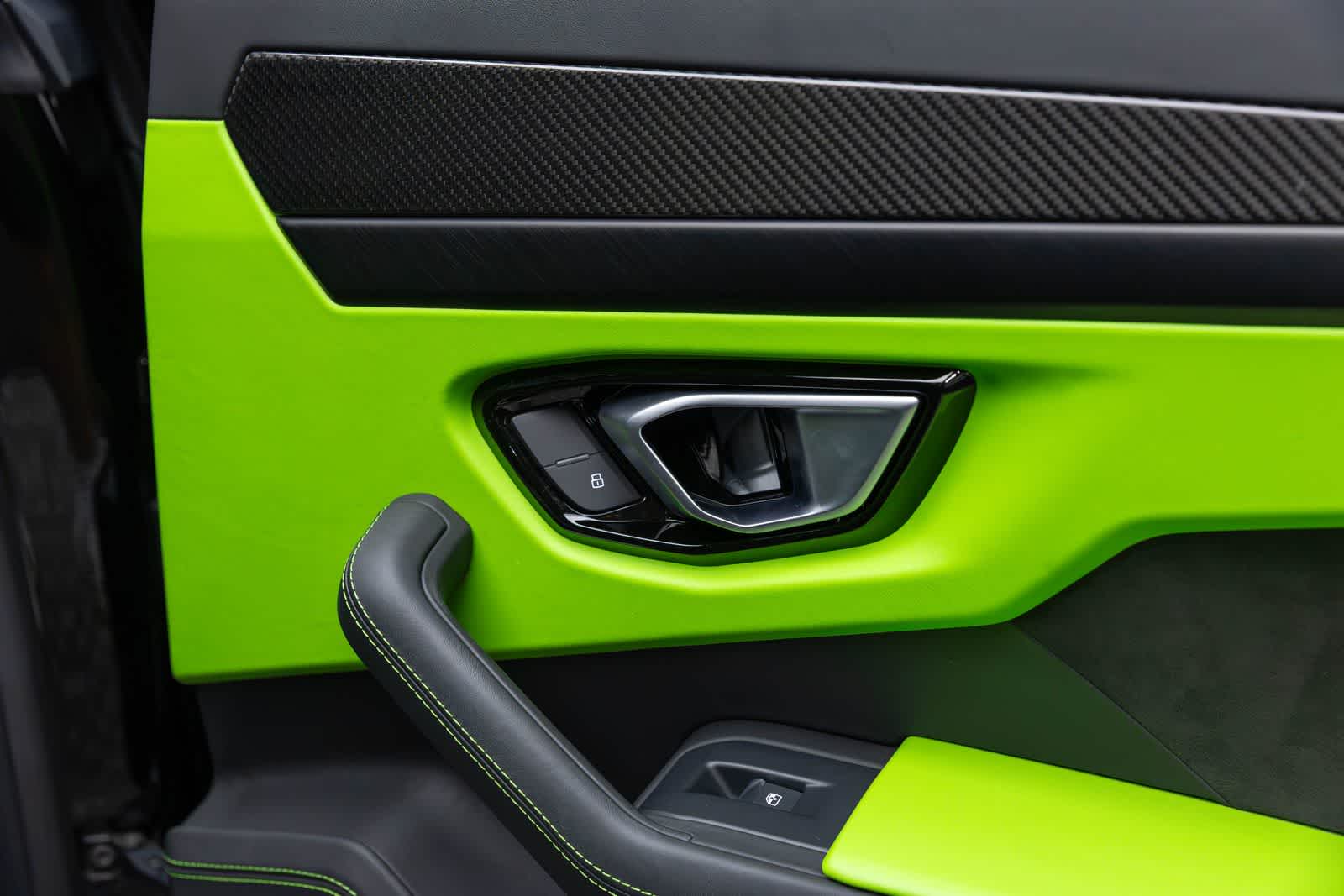 2022 Lamborghini Urus Graphite Capsule