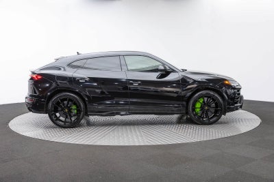 2022 Lamborghini Urus Graphite Capsule