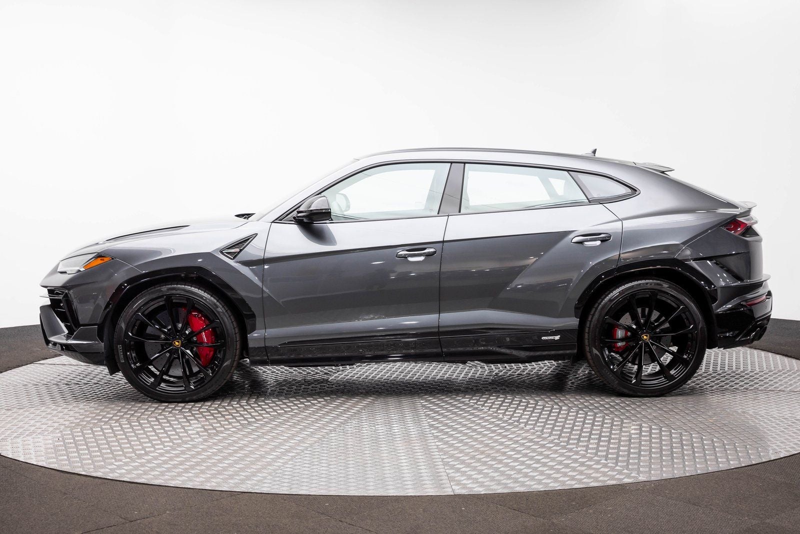 2023 Lamborghini Urus S