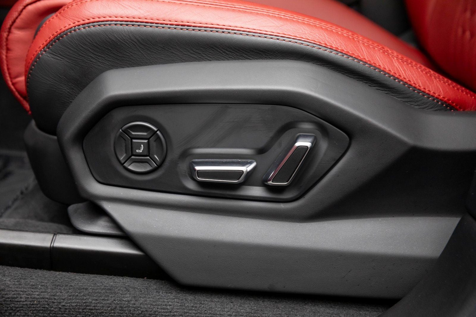 2023 Lamborghini Urus S