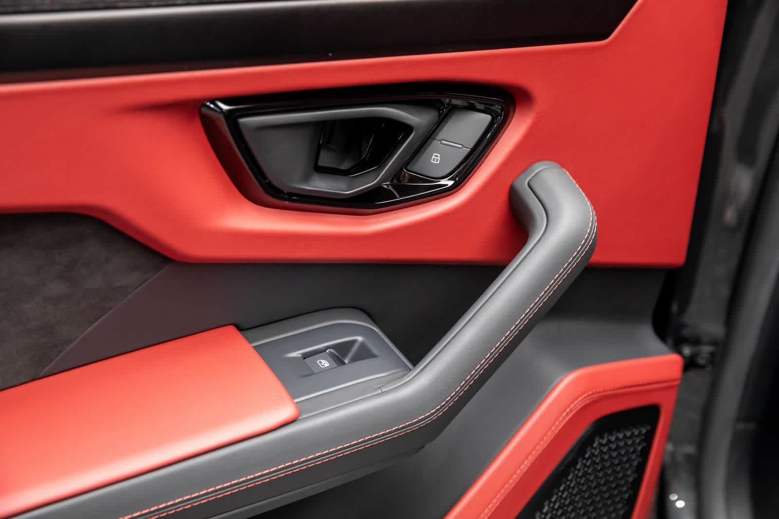 2023 Lamborghini Urus S