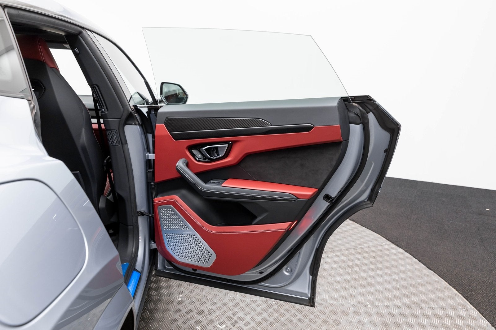 2023 Lamborghini Urus S