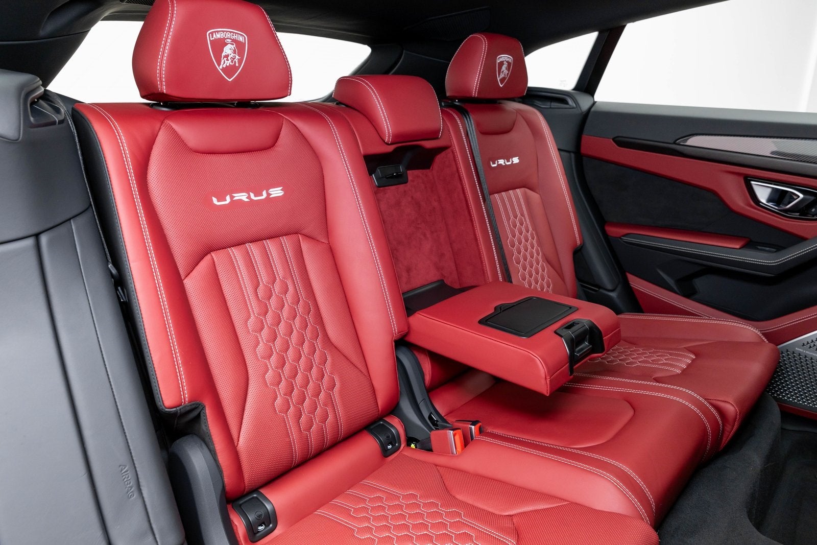 2023 Lamborghini Urus S