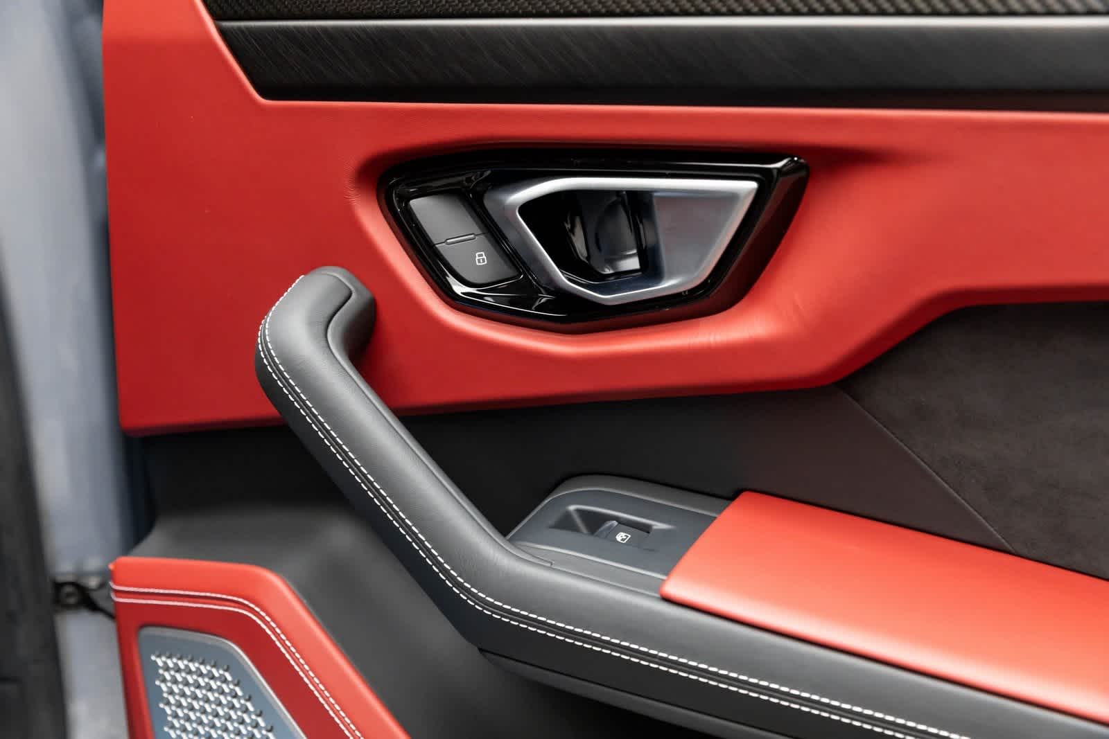 2023 Lamborghini Urus S