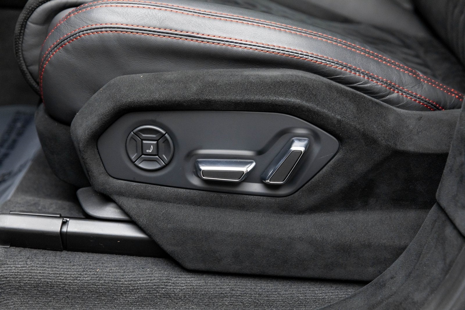 2023 Lamborghini Urus Performante