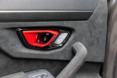 2023 Lamborghini Urus Performante